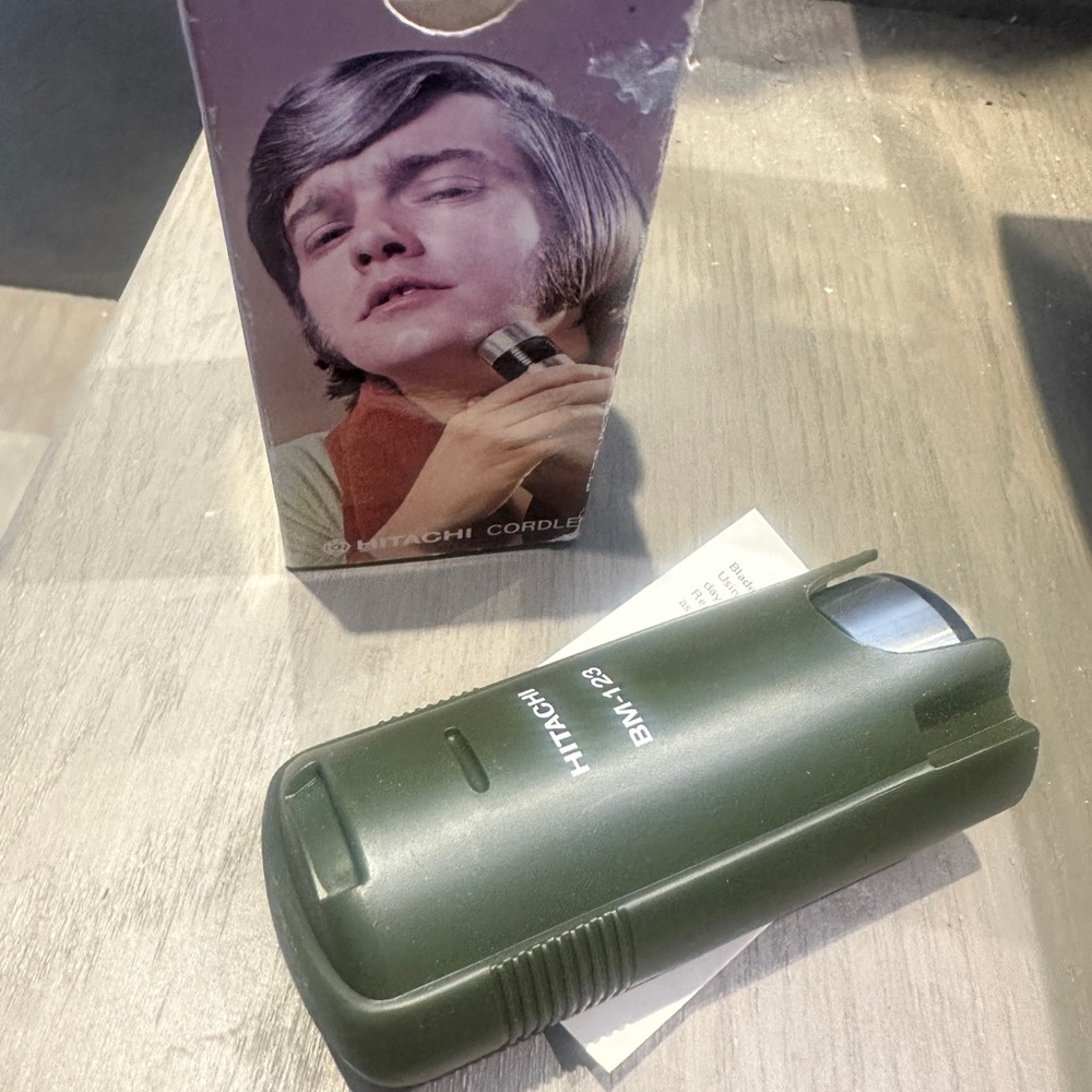 TACH Green Cordless Shaver